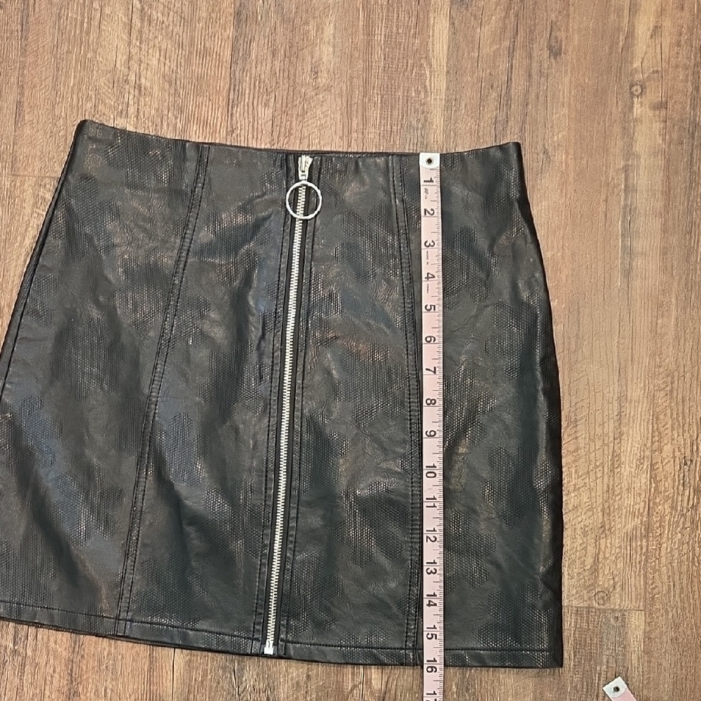 Shinestar Black Perforated Faux Leather Mini Skirt With Full Zipper Size S - Picture 9 of 10